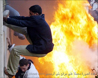نقره لتكبير أو تصغير الصورة ونقرتين لعرض الصورة في صفحة مستقلة بحجمها الطبيعي