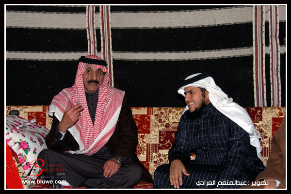 نقره لتكبير أو تصغير الصورة ونقرتين لعرض الصورة في صفحة مستقلة بحجمها الطبيعي