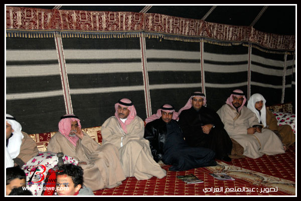نقره لتكبير أو تصغير الصورة ونقرتين لعرض الصورة في صفحة مستقلة بحجمها الطبيعي