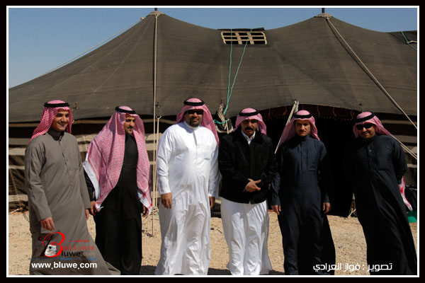 نقره لتكبير أو تصغير الصورة ونقرتين لعرض الصورة في صفحة مستقلة بحجمها الطبيعي
