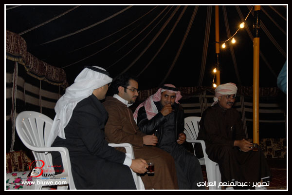 نقره لتكبير أو تصغير الصورة ونقرتين لعرض الصورة في صفحة مستقلة بحجمها الطبيعي