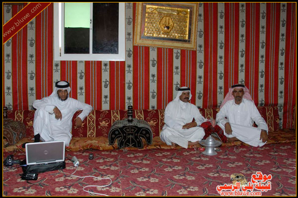 نقره لتكبير أو تصغير الصورة ونقرتين لعرض الصورة في صفحة مستقلة بحجمها الطبيعي