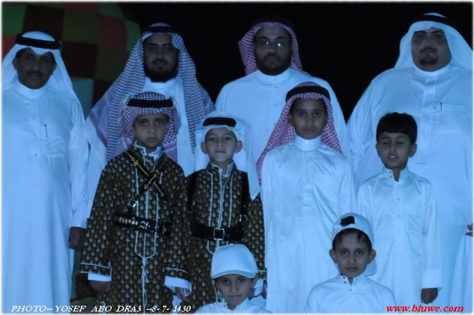 نقره لتكبير أو تصغير الصورة ونقرتين لعرض الصورة في صفحة مستقلة بحجمها الطبيعي