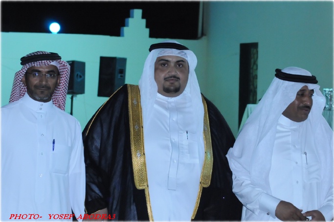 نقره لتكبير أو تصغير الصورة ونقرتين لعرض الصورة في صفحة مستقلة بحجمها الطبيعي